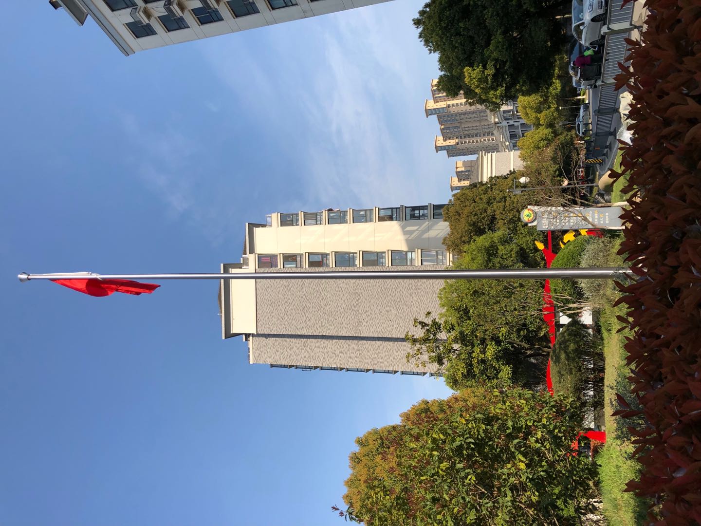不銹鋼旗桿和建筑的高度比例一般是多少？